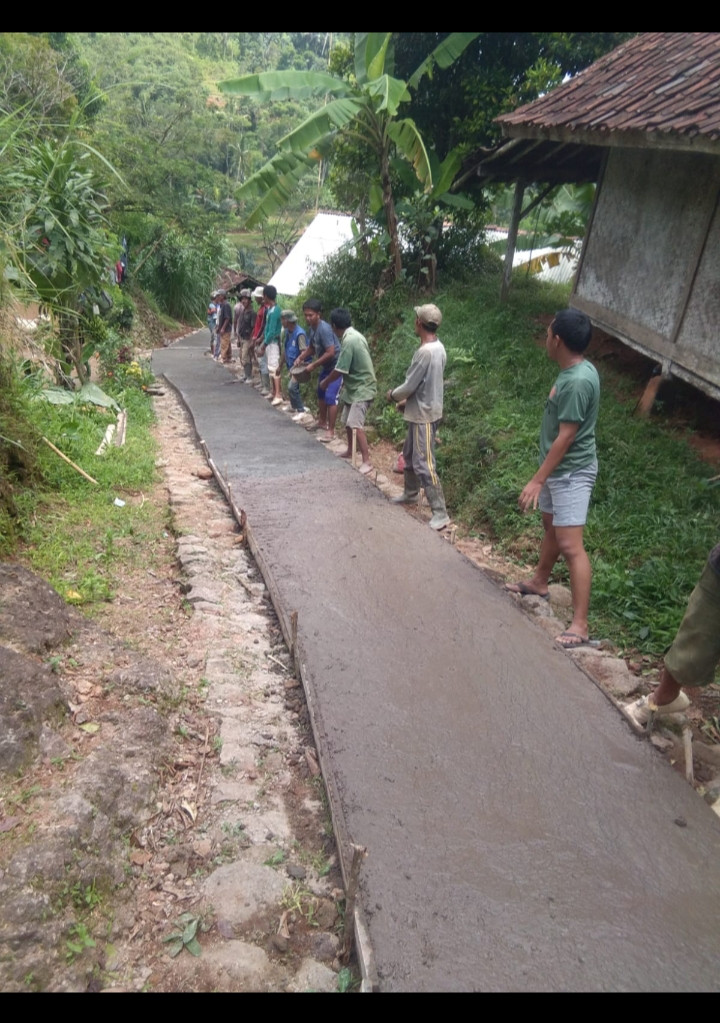 Membuat jalan baru menuju ke desa kaduwulung